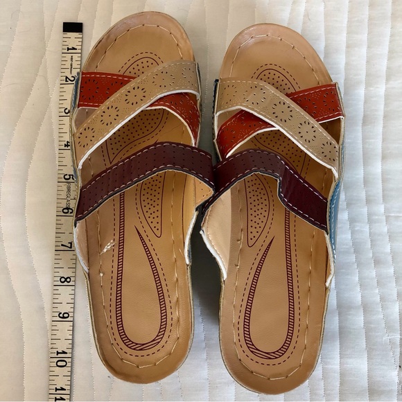 NWOT Multi Color Wedge Sandal - Picture 14 of 16